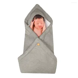 Blankets Born Baby Blanket 80x80cm Plus Velvet Sleeping Bag Multi-Purpose Thickened Square Knitted Stroller Button Swaddling