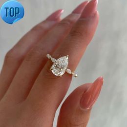 2023 Özel Saf 18-Karat Sarı Altın 3CT Armut Kesim 8x12mm DCOLOR VVS Moissanite Elmas Dört Pençe Solitaire Yüzük