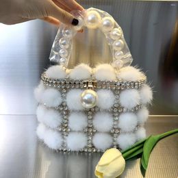 Waist Bags Whole Ball Genuine Leather Grass Bag Light Luxury High-End Fashion Minimalist Hand-Held Pearl Diamond Bagelegant