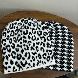 New Knitting Beanies Hat Men Women Paragraph Quality Cap White Black Cheques Leopard Cow Warm Houndstooth Vintage Hundred Take Cold Cap for Women Hats