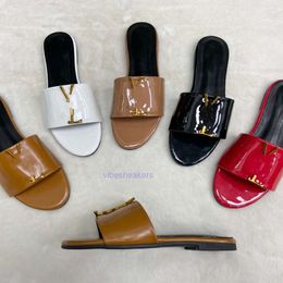 Designer Slippers Luxury Girls Women Sandals Brand Flat Slip Gold Buckle Slides YS Patent Leather SL Lady yslers Sliders Flats Flip Flops Casual Summer Shoes
