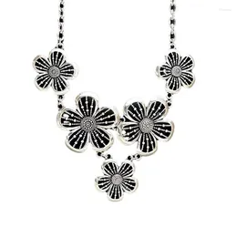 Pendant Necklaces Patchwork Flowers Collarbone Chain Floral Necklace Handmade Ornaments E0BE