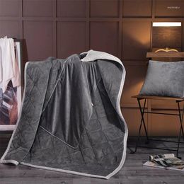 Blankets 2 In 1 Foldable Patchwork Quilt Velvet Cushion Blanket Car Sofa Travel Lumbar Pillow Air Conditioner