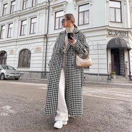 Kvinnors dike rockar Houndstooth Print Long Coat High Street Elegant Double Breasted Black White Plaid Ytterkläder Fall Winter