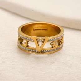 2024.Designer Branded Letter Band Rings Women 18K Gold Plated Silver Plated Crystal Stainless Steel Love Wedding Jewellery Supplies Ring Fine Carving Finger Ring