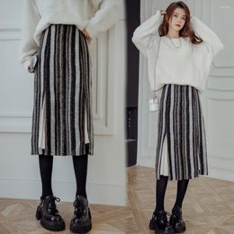 Skirts Artistic Stitching Vertical Striped Skirt 2024 Women's Autumn And Winter High Waist Retro Gentle Mid-Length