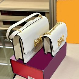 10A Women Tofu Chain Crossbody Bag Designer Handbags Flap Shoulder Bags Metal Hardware Letter Cell Phone Pocket High Quality Tote Purse 76 s