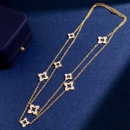 Designer Necklace Titanium Steel Fashion Set Accessories White Shell large and small Flower Diamond Four petal Flower Long Necklace Bracelet