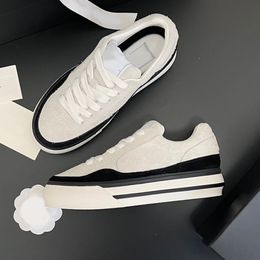 Top Quality Small White Shoes Chamois Leather Platform Panda Shoes Designer Casual Shoe Men Women Sneaker Classic Sneakers Stripe Low Top Real Leather Shoe
