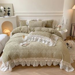 Vintage French Double Layer Lace Ruffles Carved Velvet Duvet Cover Set Winter Bedding Set Plush Quilt Cover Bed Sheet Pillowcase 240115