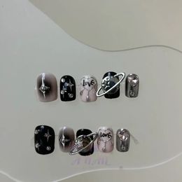 Short Wearable Fake Nail Y2K Designed Handmade Press on Nails Black Pink Star Decoration Artificial Full Cover Silver 240113