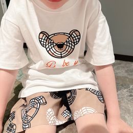 2024 Dreiteiliges Strickjacke-Set für Mädchen, klassisches Jungen-Kurzarm-T-Shirt aus reiner Baumwolle, Sommer-Strickmantel mit geprägtem Bärenmuster CSD2401161-8