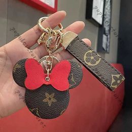 L Brand V Designer Keychain Lanyards Creative Mouse Design Party Favour Cartoon Keychain Cute Leather Car Bag Key Chain Accessories Pendant Wholesale KRE1
