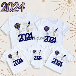 Family Matching Outfits Hello 2024 Family Matng Clothes Happy New Year Dad Mom Boys Girls Shirt Baby Bodysuit T-shirt Holiday Party Family Outfit Top H240508