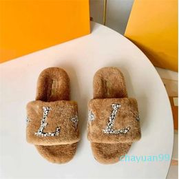 Designer flat Woollen slippers leather fur slippers with Diamond Beach sandals Casual shoes Clogs for Women size 35-40 01