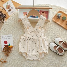 Summer Ins Korea 2024 Newborn Girls jumpsuit Sling Point Printed Cotton Comfortable Fresh Baby Girls Tight Clothing Fashion Baby Girls Park 240116