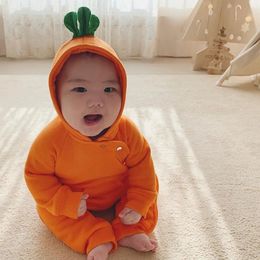 Autumn And Winter borns Baby Boys And Girls Baby Plus Cashmere Clothing Baby Carrot Crawling Suit Cute Out Onesie 240116