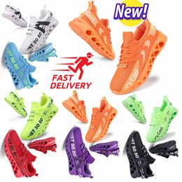 Running shoes Air cushion Triple White Black Wolf Grey University Blue Leather Mesh Supernova Dust Grey Batman Valentines Day trainers Sneakers