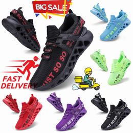 Shoes Wholesalerunner Shoe Triple En Women White Running Black Runnning Club Black Volt Classic Green Cherry Bolssom Michigan Neon Hyper Red Trainers Sports Sneak