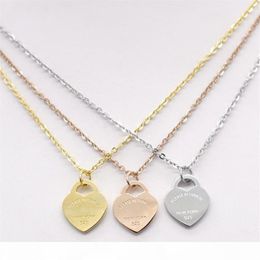 Stainless steel heart-shaped necklace T necklace short female Jewellery 18k gold titanium peach heart necklace pendant for man284n