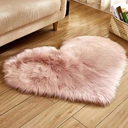 Carpets Heart Shape Artificial Wool Imitation Rugs Fluffy Area Faux Fur Carpet For Home Bedroom Living Room