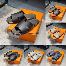 2024 Designer Men Slippers Designer Leather Sandals Izmir Flip Flop Oran Heritage Calfskin Sandals Summer Lazy Large Beach Casual Slides