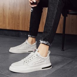 Designer Running Shoes Hot selling Mens fashionable and versatile small white shoes with rubber thick soles Featuring popular fashion and versatile A8060 With box