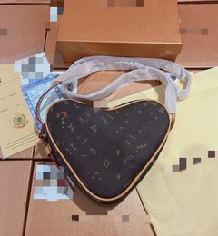 Luxury Shoulder Bags Love Ladies Crossbody Heart-shaped Bag Wallet Handbags Leather Wallets Designer Coin Purse