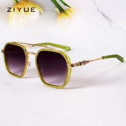 2024 Luxury Designer CH Sunglasses for Women Chromes Glasses Frames Mens Tiktok Metal Fashion Frosted Flat Lens Heart Eyeglass Frame Ladies Unisex Eyewear OM1C