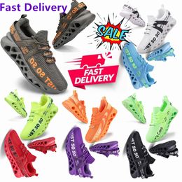 running shoes triple Black metallic silver graphic team Orange Chrome gym blue Pure Platinum Metallic Gold women maxs designer fly Sneakers trainers