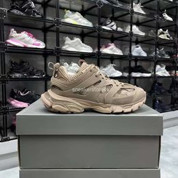 Shoes Daddy Elevated Women Sneakers Track 3XL Paris 3.0 Balencciaga Outdoor Thick Sole Sneaker Led Light Couple Men Triple S High Quality Runner Shoe RSGB