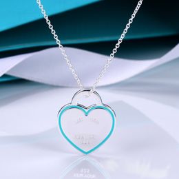 Neue Halsketten Love Emaille T-Serie Halskette für Frauen Herzförmig mit Diamanten Anhänger Kragenkette Mode Luxus Verlobungsgeschenk Designerschmuck mit Box