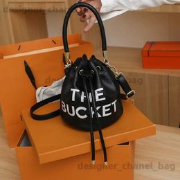 Shoulder Bags Brand Drstring Bucket Bag for Women 2022 New Shoulder Bag Luxury Purse and Handbag Designer Crossbody Bag High Quality Satchel T240116