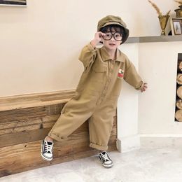 Vårbarns jumpsuits barn tappar långärmad overall mode koreanska flicka klädbyxor höst barn pojkar byxor 240115