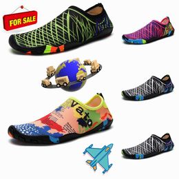 2024 New High Quality Outdoor Sports Soft Sole Men's Women's Beach Sandals Classic Casual Stripe Slippers EVA