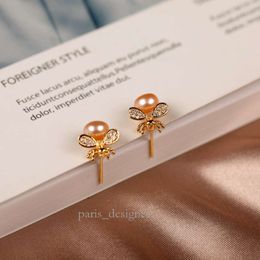 Copper Plated Genuine Gold Mini Bee Pearl Earrings with Minimalist and Niche Design Sense, Micro Inlaid Zircon Insect Earrings and Earrings 897 864