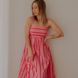 Striped Italian spaghetti shoulder strap long dress for women strapless pleated large hem dress for spring/summer 2024 casual loose fitting women's robe 240116