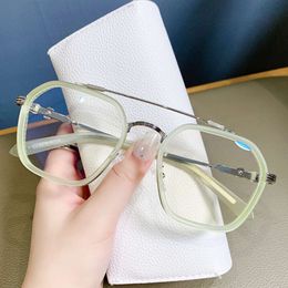 2024 Luxury Designer Ch Sunglasses for Women Chromes Glasses Frames Mens Fashion Flat Lens Trend Metal Eye New Plain Heart Eyeglass Frame Ladies Eyewear Xpmn