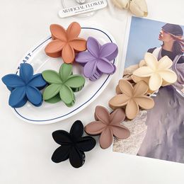 Hawaiian Frangipani Hair Clip Matte Colour Plastic Flower 8cm Big Hair Claw Hairpin Clips Headwear Shark Clip Hair Accessories 3018