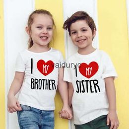 T-shirts I Love My Sister I Love My Brother Sibling Matng Clothes Summer ldren Tshirt Boys Girls Short Sleeve T-shirt Kids T Shirts H240508