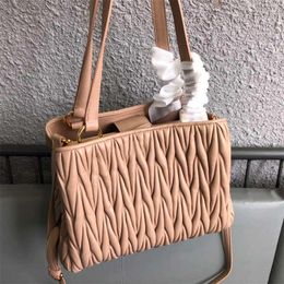 10A Mirror Quality Designer 2021 new style design Adopt top imported lamb skin 5BG103 graceful bag Middle zipper partition layer Brass hard