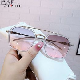 2024 Luxury Designer CH Sunglasses for Women Chromes Glasses Frames Mens Tiktok Metal Fashion Frosted Flat Lens Heart Eyeglass Frame Ladies Unisex Eyewear M131