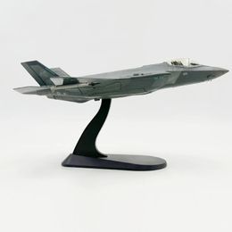 1 72 F-35A Diecast Fighter Model Kids Adults Toy Collection Ornament Retro Plane Model for Office Shelf Bedroom Bar Living Room 240115