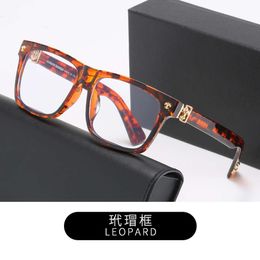 2024 Luxury Designer CH Sunglasses for Men Women Chromes Glasses Frames New Square Flat Lens Fashion Matched Myopia Heart Eyeglass Frame Man Unisex Eyewear F6JF