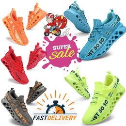 Runnning Designer Shoes women and men Triple white black Sean Wotherspoon Star and Red Leopard Bright Citron Graphical Theme