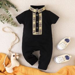 Baby clothing for boys aged 3 to 24 months summer short sleeved casual baby prince jumpsuit toddler button jumpsuit 240116