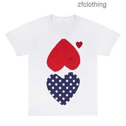 Play Designer Mens T-shirts Children's Embroidered Love Eyes Pure Cotton White Red Heart Short-sleeved Boys and Girls Loose Casual Tshirt Top 1KPN