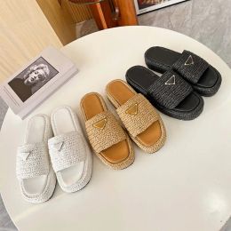 Designer-Sandale aus Strohgeflecht, Designer-Schuh für Herren, weiße Raffias-Sandale, Luxus-Dreiecks-Slipper, Schnallen-Slipper, Hausschuhe für Damen, Sommer-Plateau-Häkel-Slide