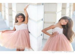 Elegant Pink Knee Length Short Flower Girl Dresses Lovely Illusion Neck Pearls Sleeveless Blush Tulle Birthday Party Wedding Kids 9268062