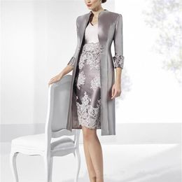 2019 Elegant Grey Lace Mother Of the Bride Dresses with Jacket 3 4 Long Sleeves Sheath Plus Size Mother's Dress Formal Evenin259W